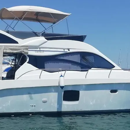 Hotel en barco Cansoy Seferihisar